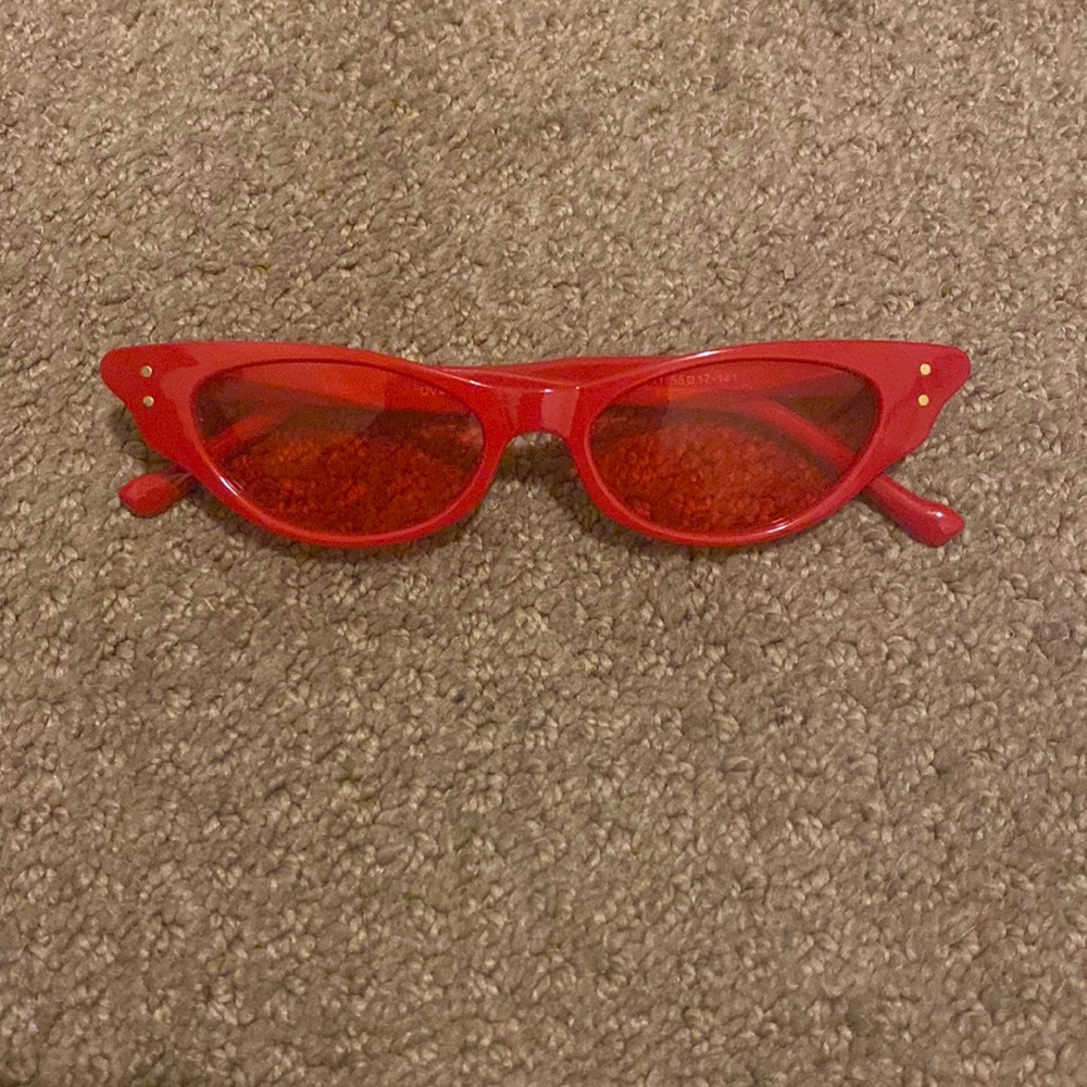 red cat eye glasses/shades